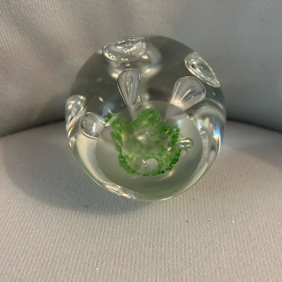 Art Glass Egg w/ Large Bubbles Inside 4 1/2” H 3” W 1 5/8” Base Murano Style - Picture 6 of 9